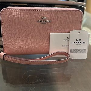 Coach Single Zipper Wristlet with card slots